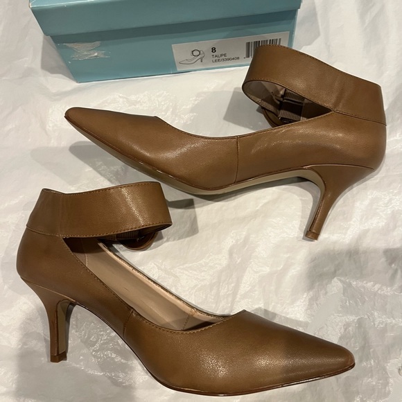 New Women’s L’ATELIER LONDON Leather Taupe Heels w/Ankle Strap & Buckle sz 8 - Picture 3 of 8
